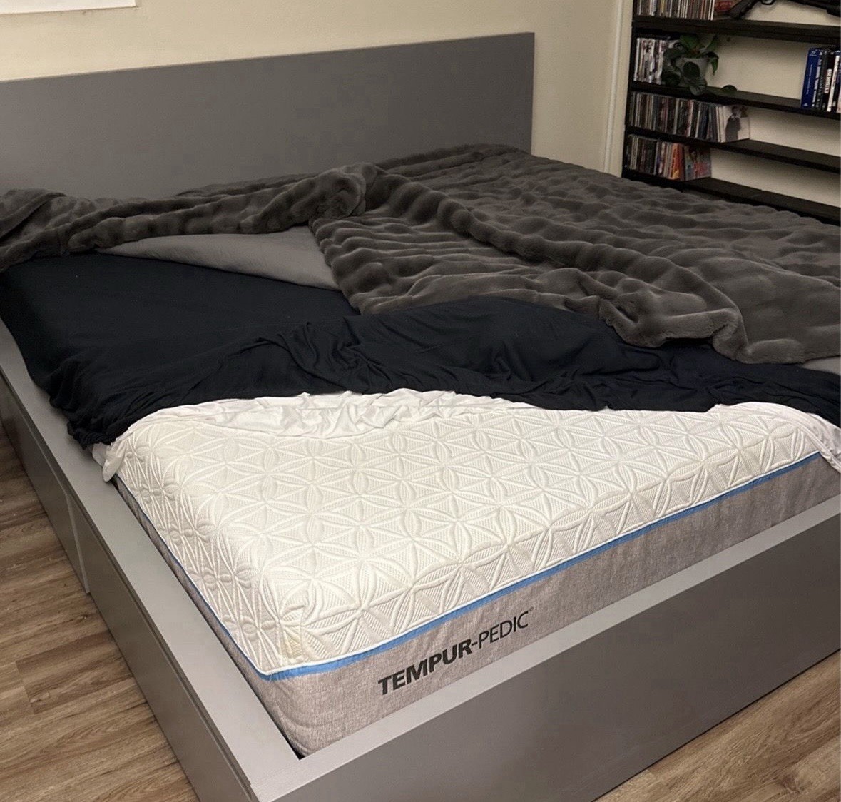 King Size Tempurpedic Cloud Breeze Mattress, Foundation And Bed frame