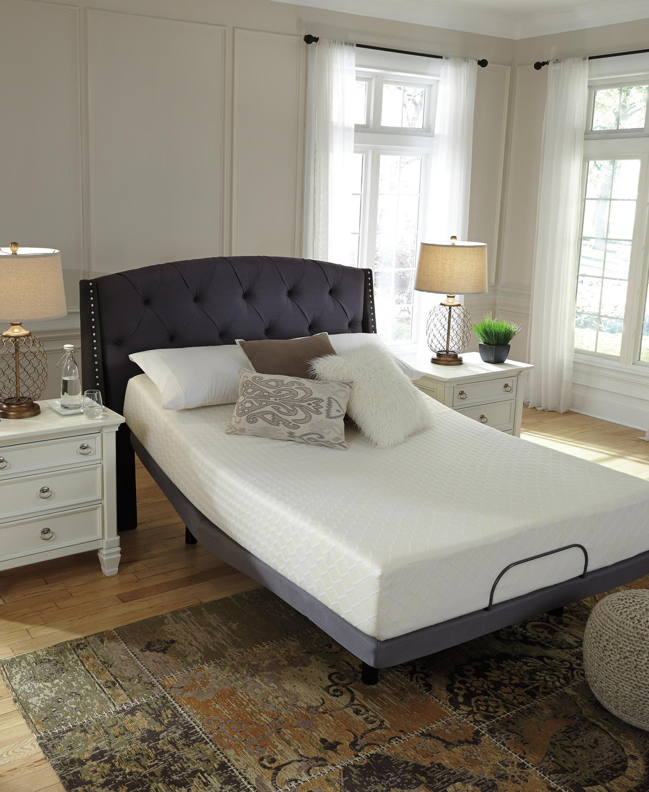 Signature Design by Ashley 10 Inch Chime Memory Foam Queen Mattress in a Box W