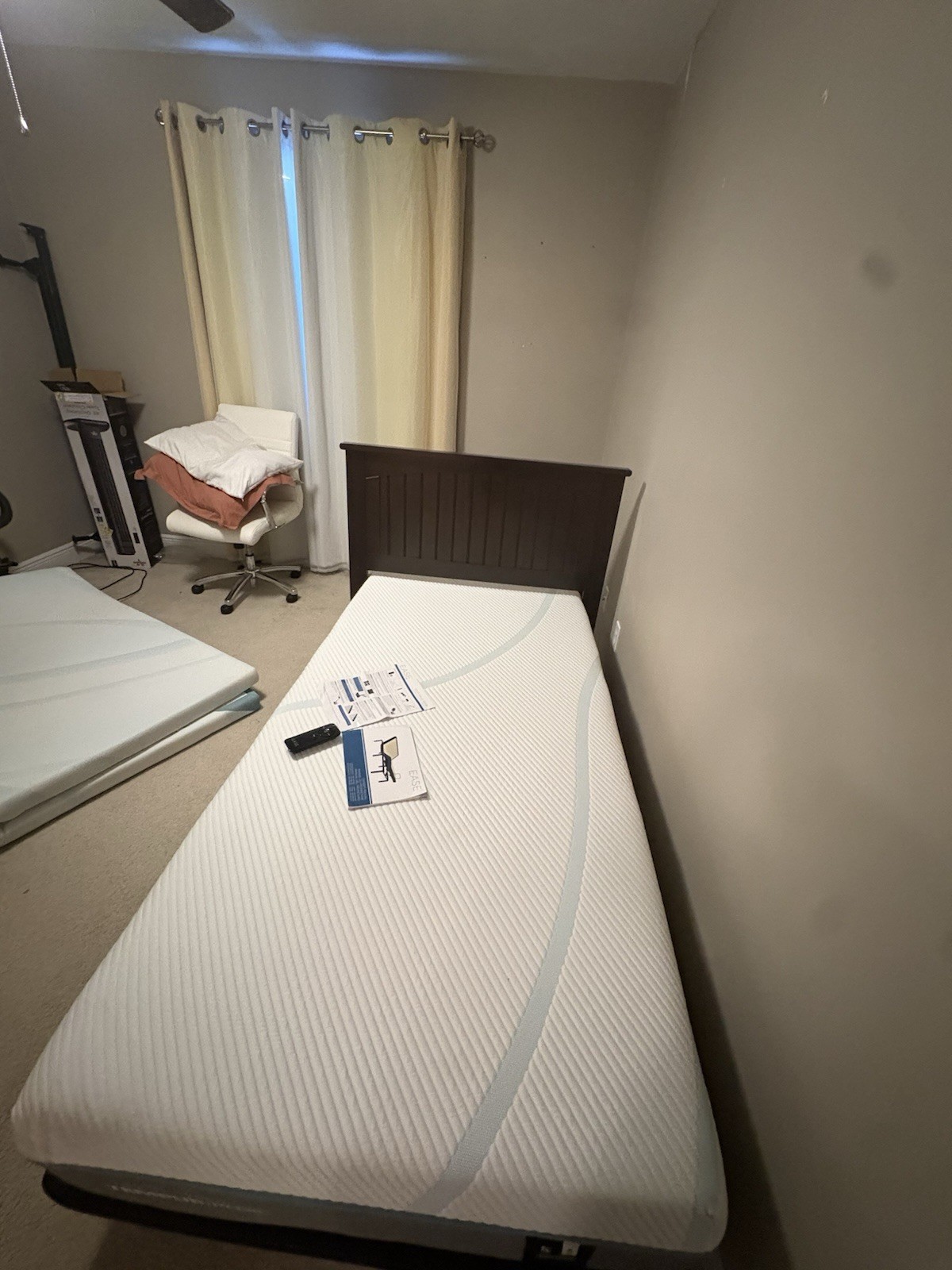 Tempur- Pedic Adapt with Ease Adjustable Base and Headboard size Twin XL Medium