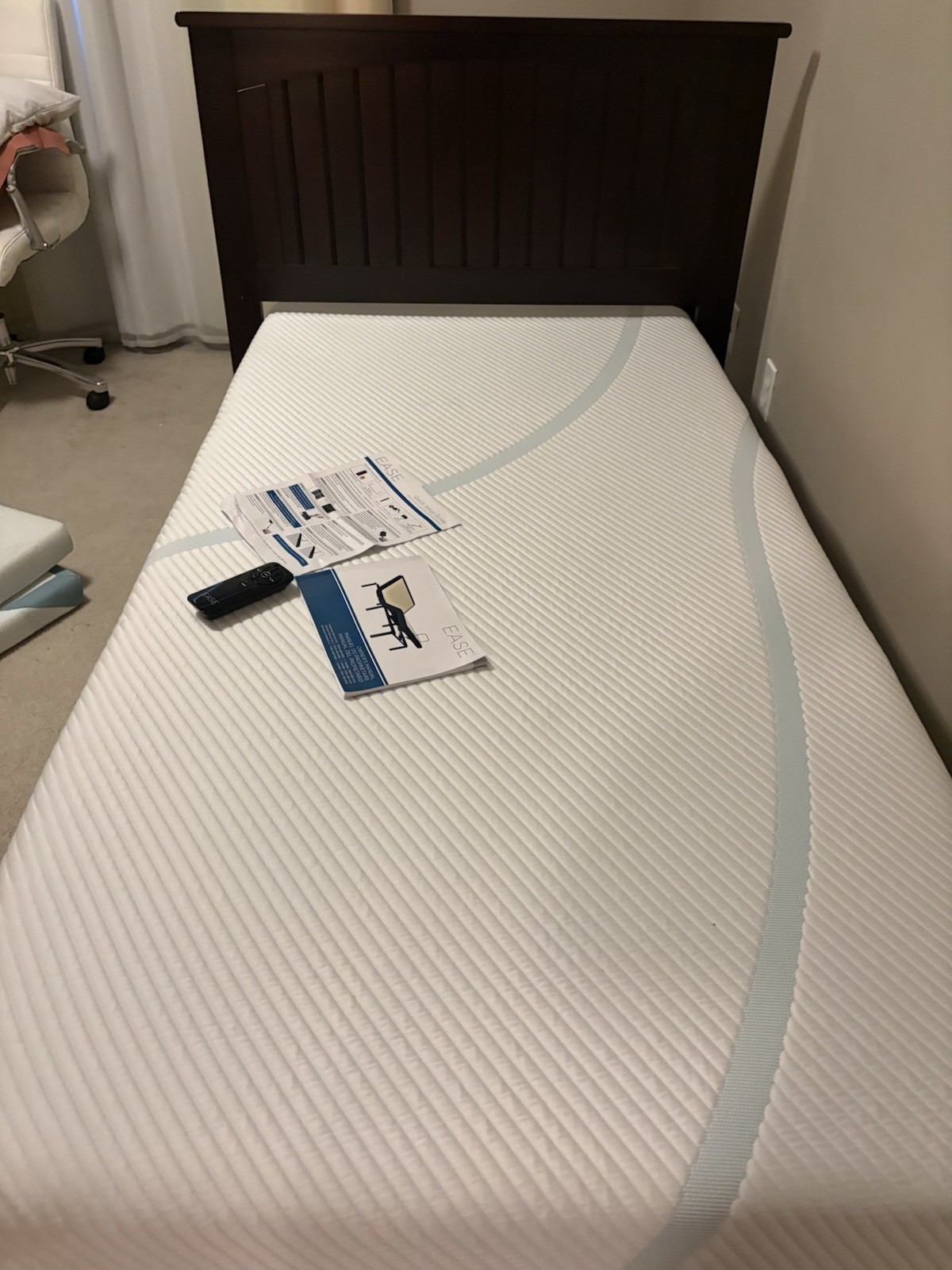 Tempur- Pedic Adapt with Ease Adjustable Base and Headboard size Twin XL Medium