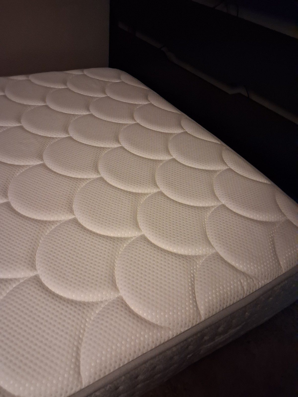 Imperial Hybrid Queen-Size Mattress, White, BRAND NEW!!!