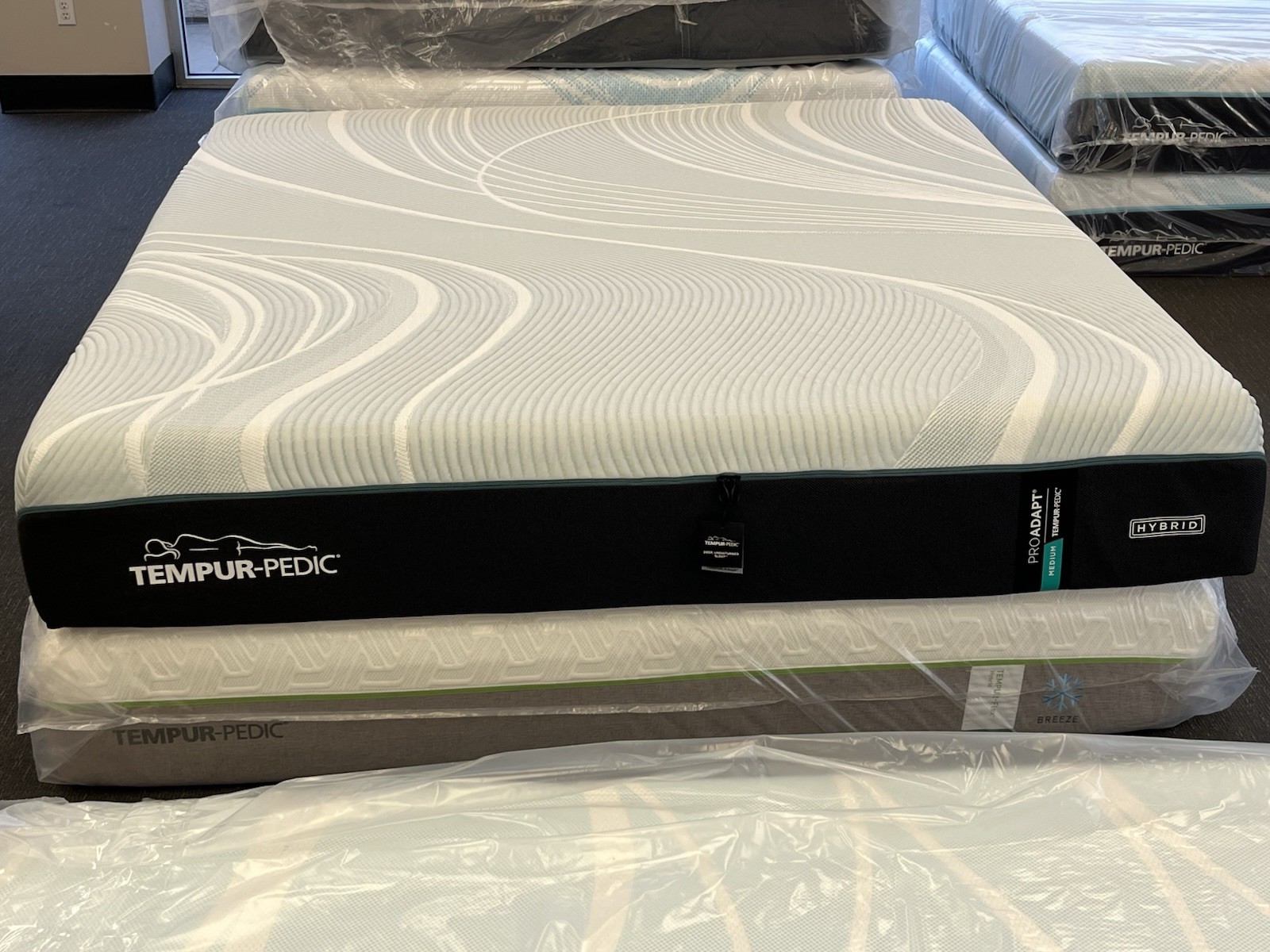 New Tempurpedic ProAdapt Medium Hybrid 2.0 Cal-King Mattress (Free Shipping)