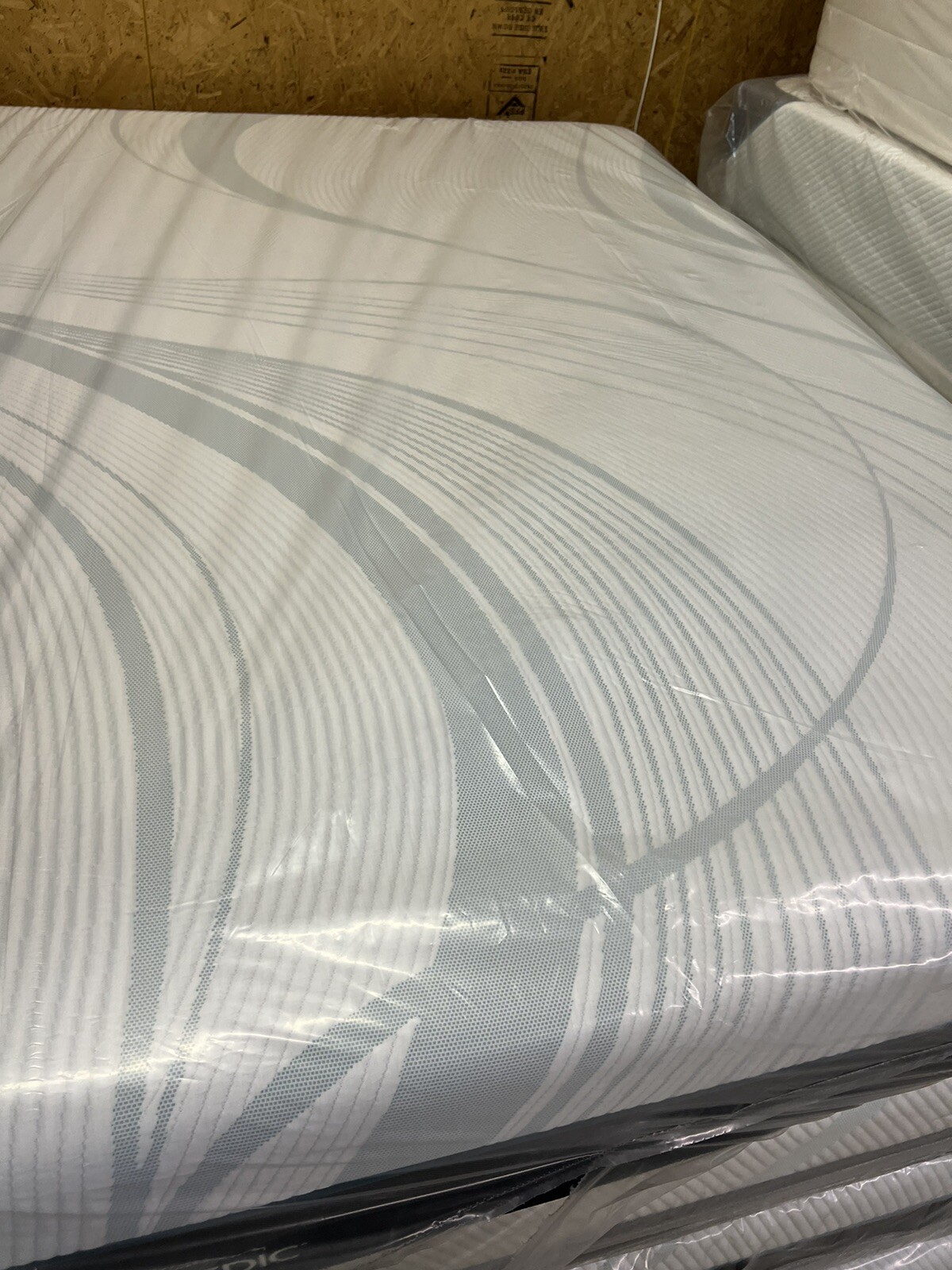 TempurPedic ADAPT HYBRID 2.0 MEDIUM TWIN XL MATTRESS NEW FAST SHIP CLEARANCE