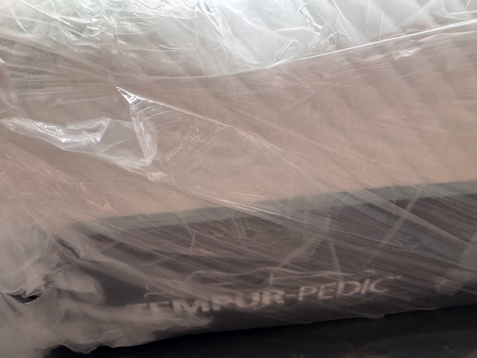 Tempur-pedic mattress Pro Adapt Medium Hybrid Twin ex-display.
