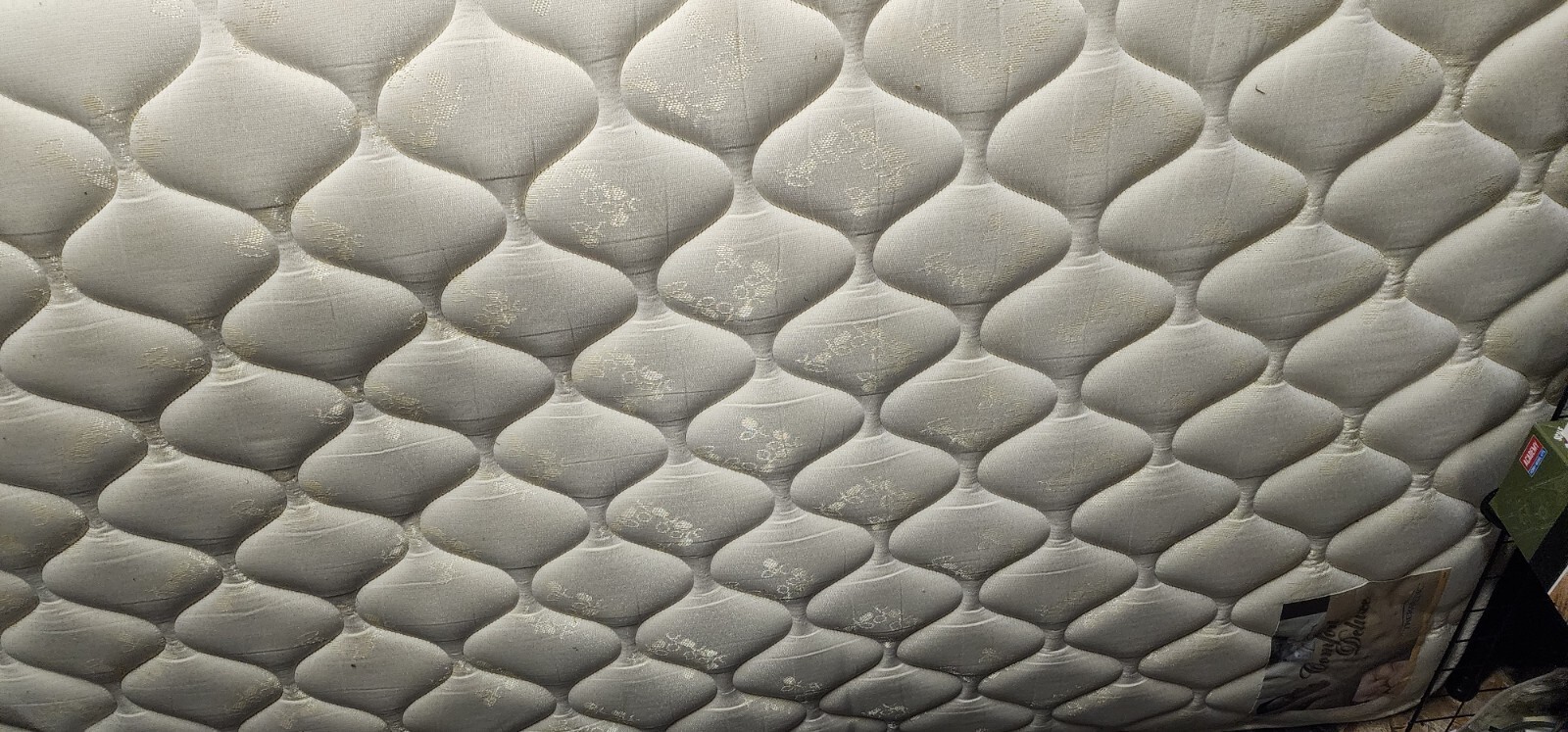 Comfort Deluxs Twin Matress & Box Beige