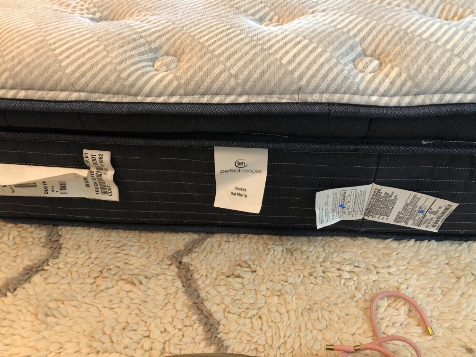 Great condition Serta Pillowtop Willowbrook Mattress Queen