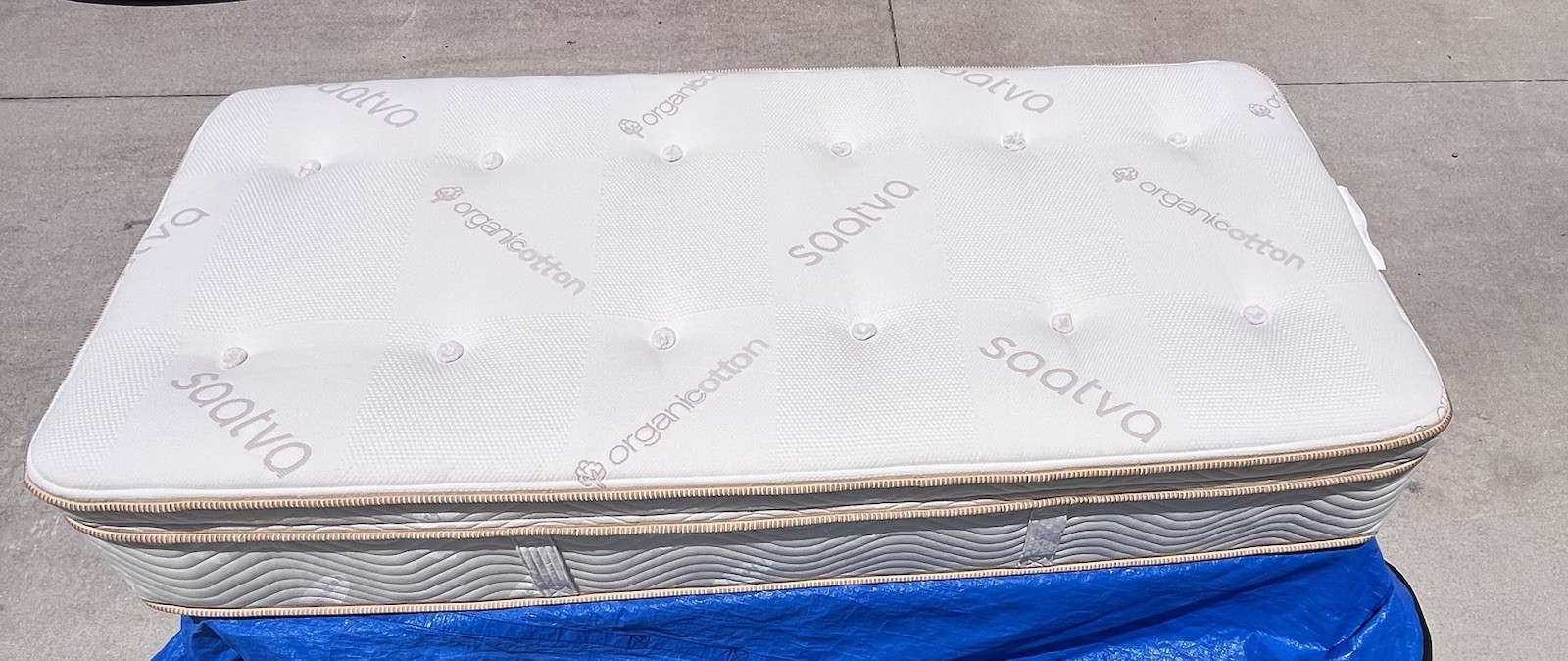 Saatva Latex Hybrid Mattress Twin XL Medium Firm White/Beige