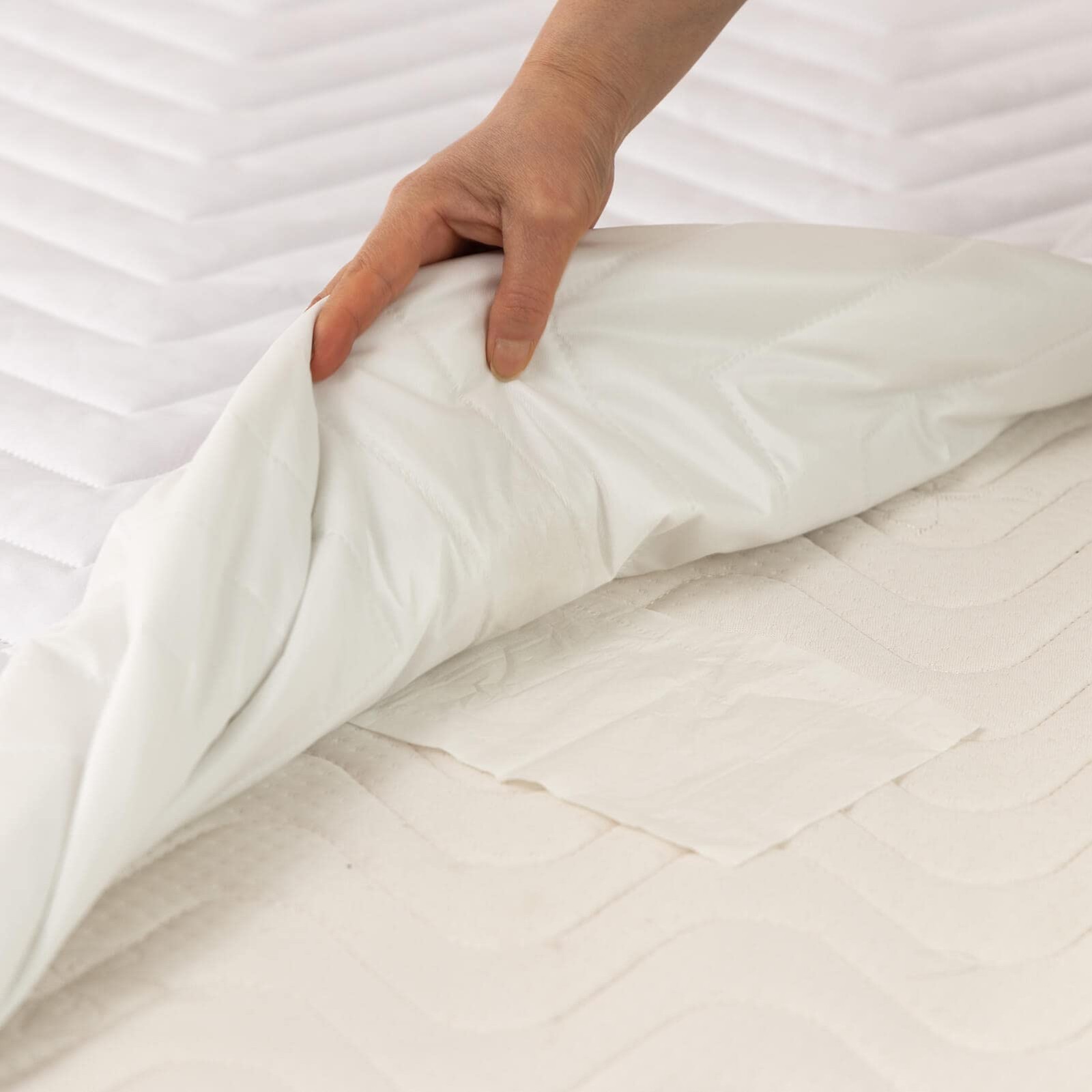 Kingnex Quilted Waterproof RV Bunk – Narrow Twin (30 x 75 inches), White
