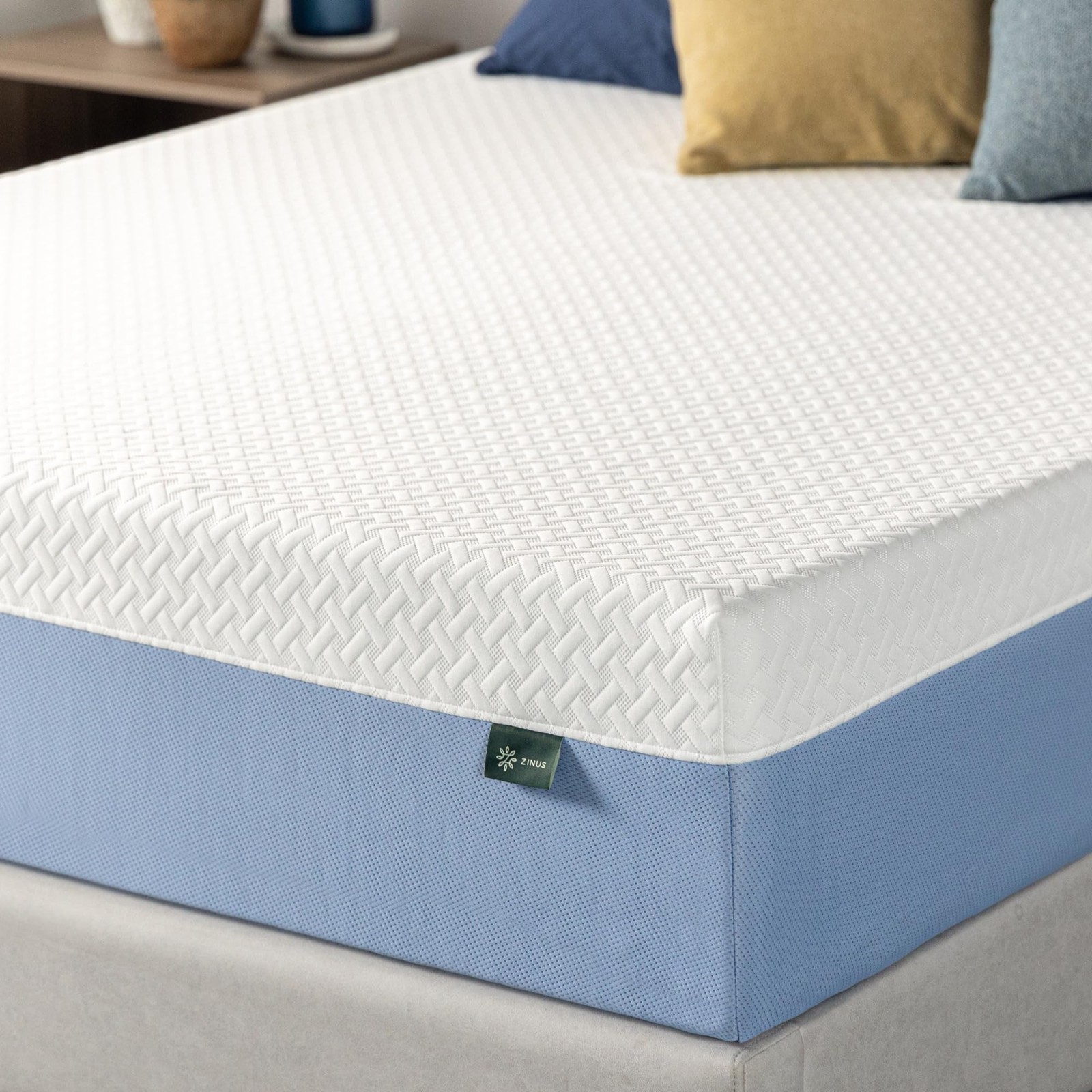 Zinus 10 Inch Queen Cooling Essential Memory Foam Mattress [NewVersion]
