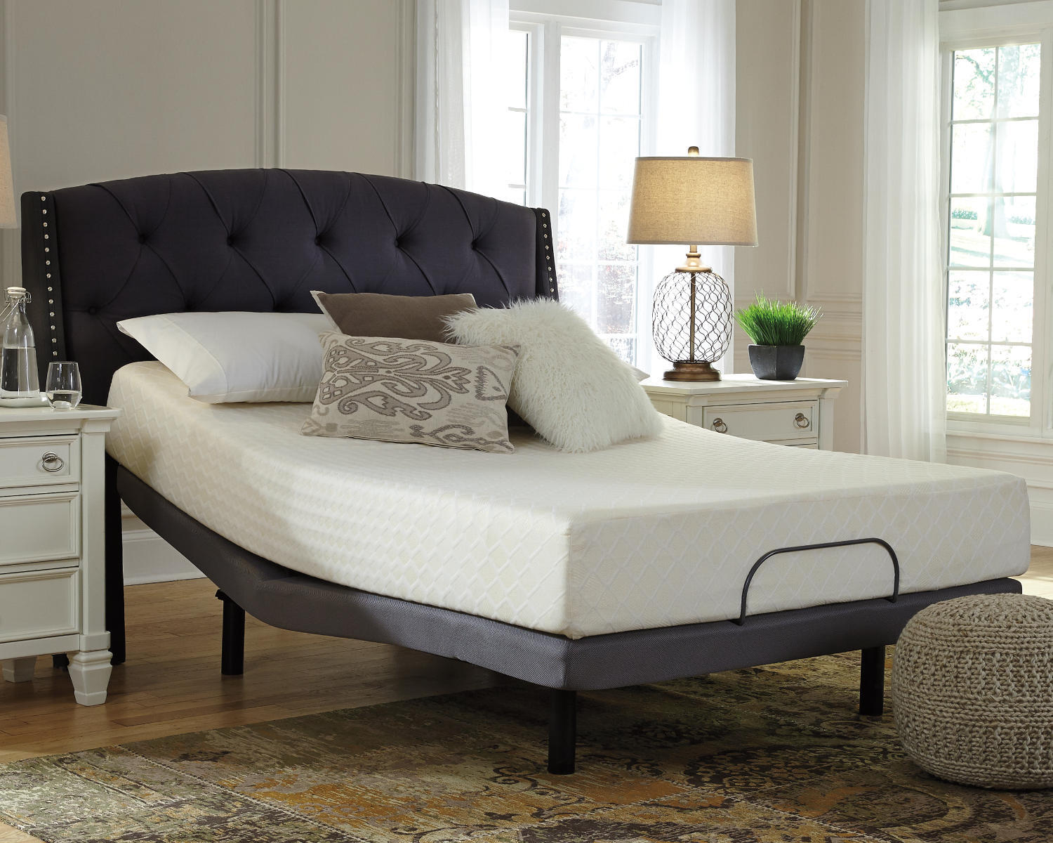 Signature Design by Ashley 10 Inch Chime Memory Foam Queen Mattress in a Box W
