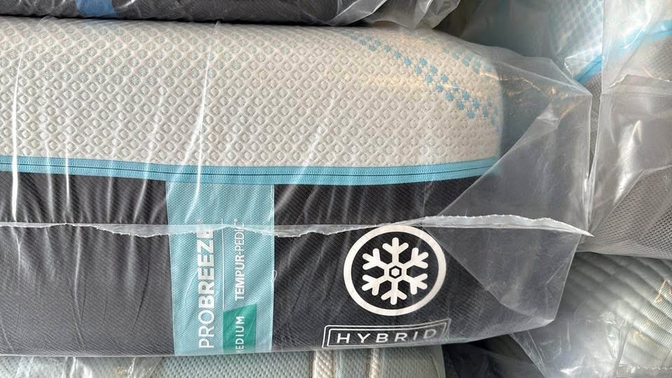 Tempur-Pedic ProBreeze Medium Hybrid Queen Mattress 2.0