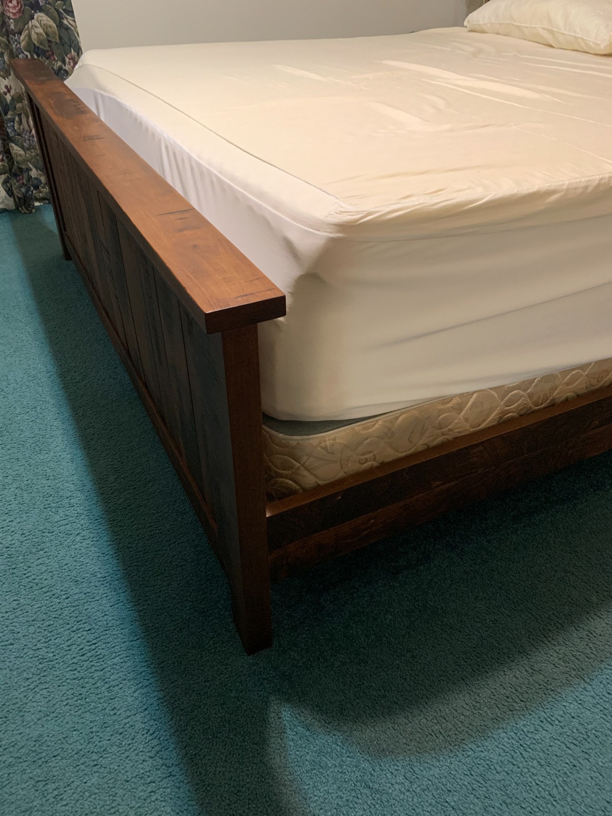 CALIF KING TEMPURPEDIC MATTRESS W/ 2 TWIN XL BOXSPRINGS & FOAM TOPPER