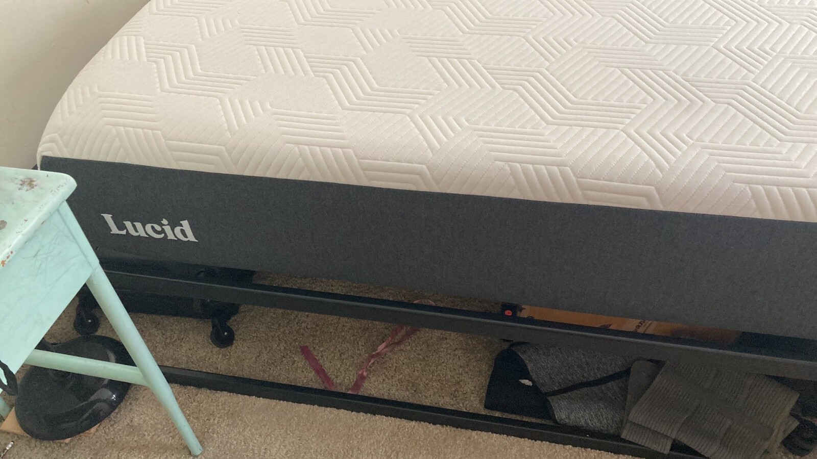 Lucid king mattress with Medium firm from pet and smoke free home, no bugs