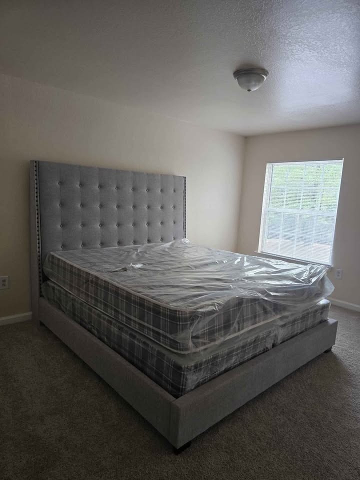 BRAND NEW: 10″ QUEEN Size Mattress in a Box