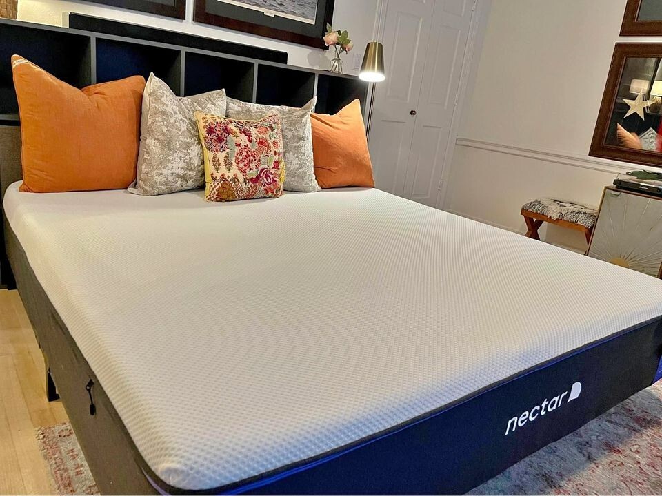 Nectar Premier Memory Foam King Size Mattress – 13″ Height – Amazing Condition!