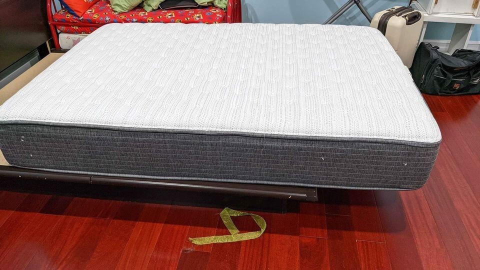 Used Extra Firm Full Size Serta Beautyrest mattress