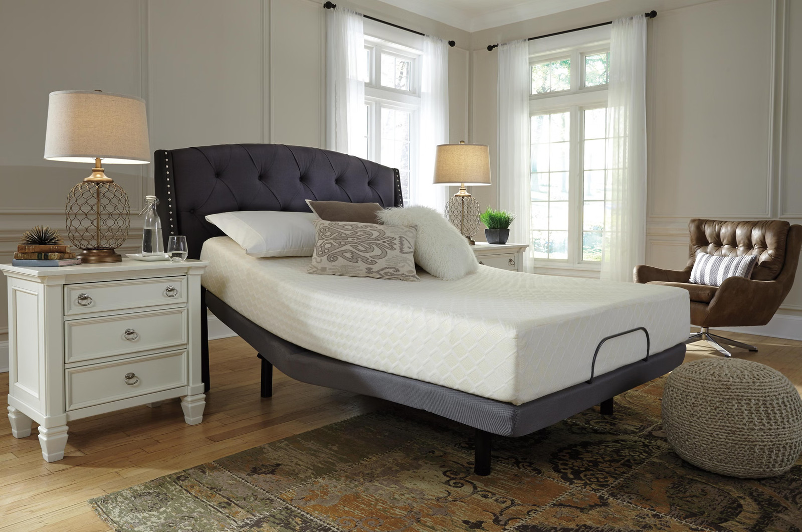 Signature Design by Ashley 10 Inch Chime Memory Foam Queen Mattress in a Box W