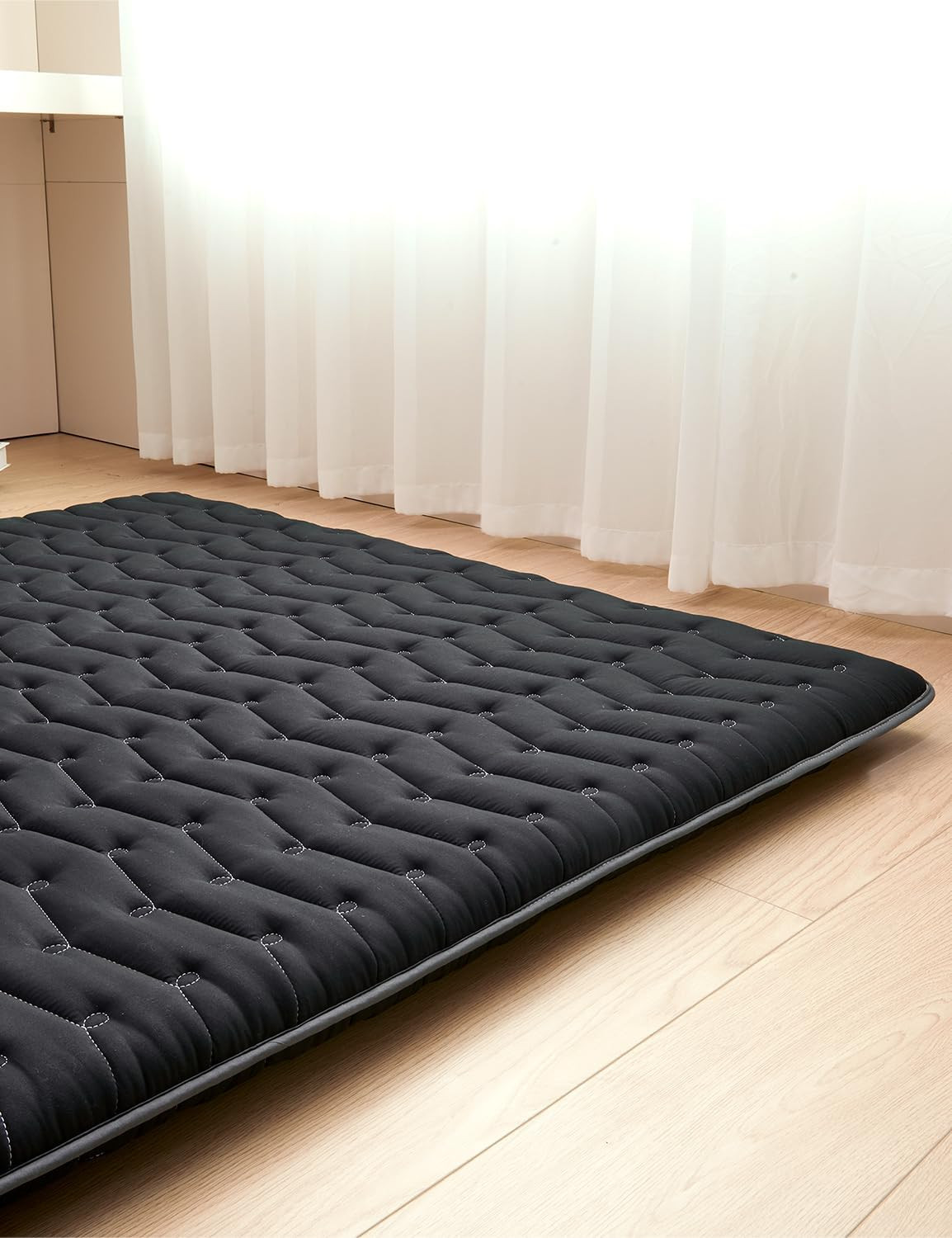 Premium 3.2″ Thick Twin Size Japanese Floor Mattress – Foldable Futon (Black)