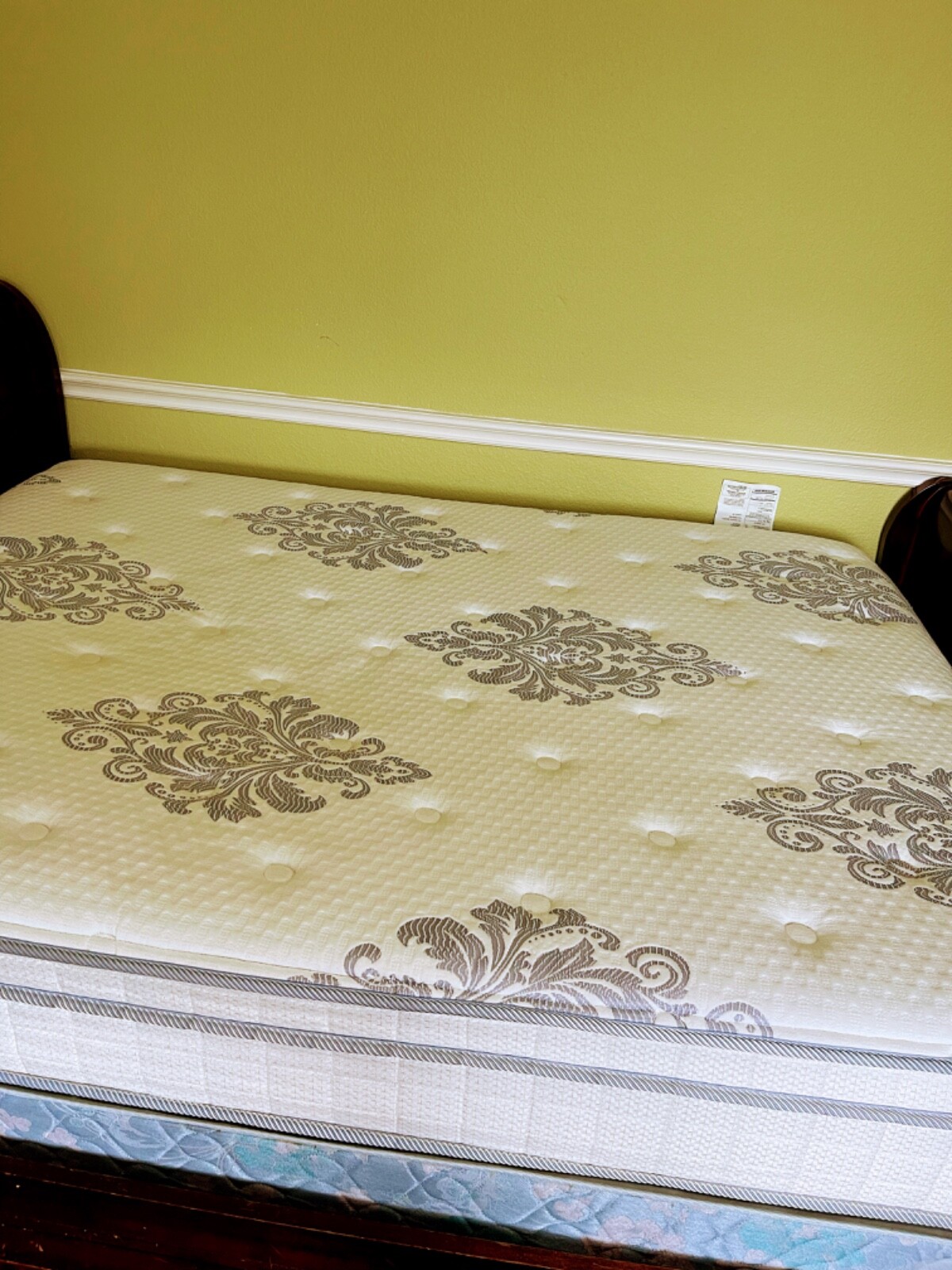 Queen Mattress in Good condition