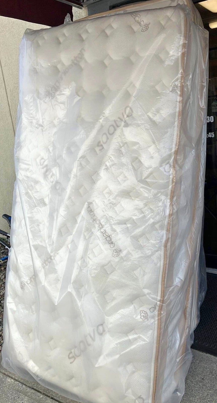 Saatva Classic 11.5″ Queen Size Mattress Lux Firm