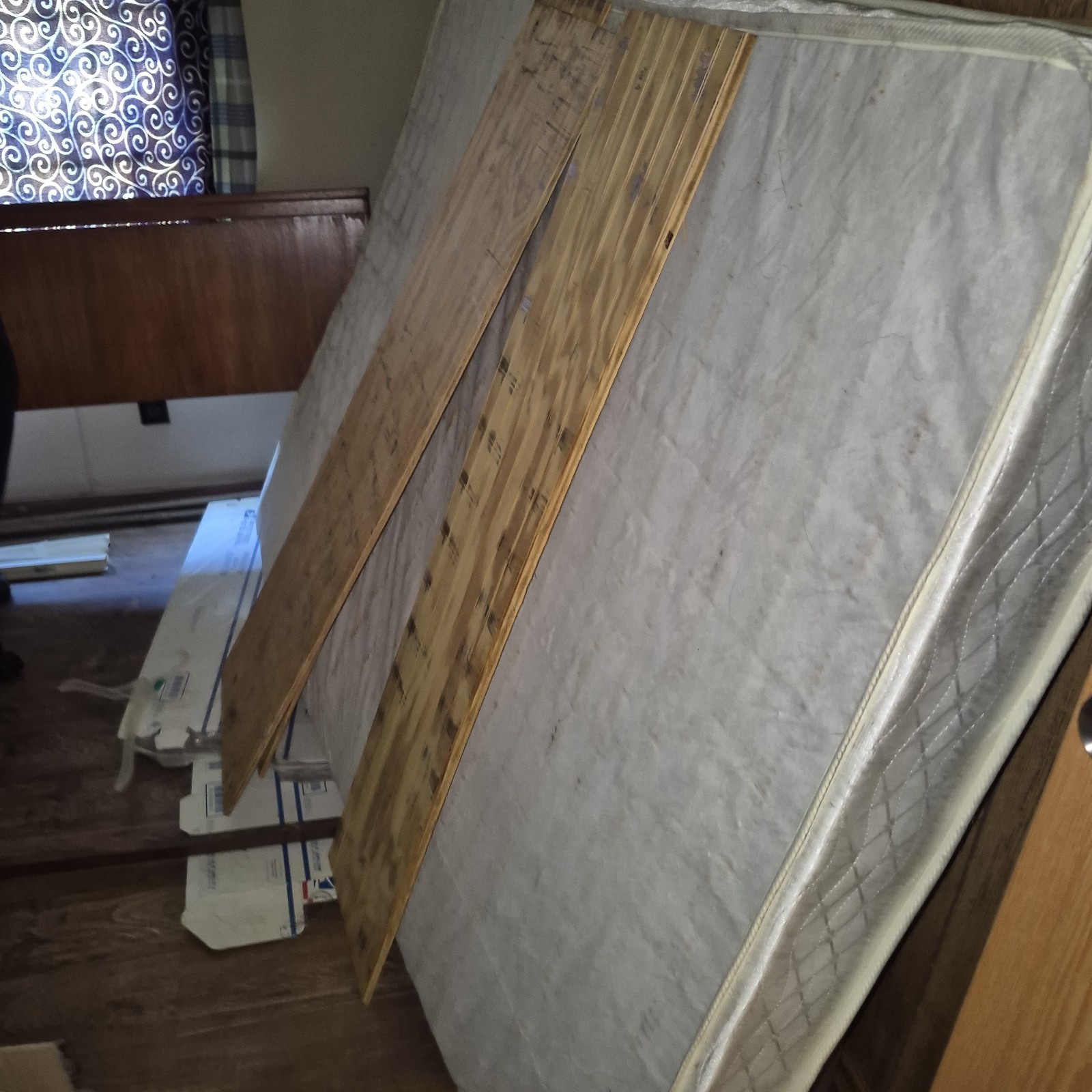 White Mattress – Rectangle Shape, Bedroom Use