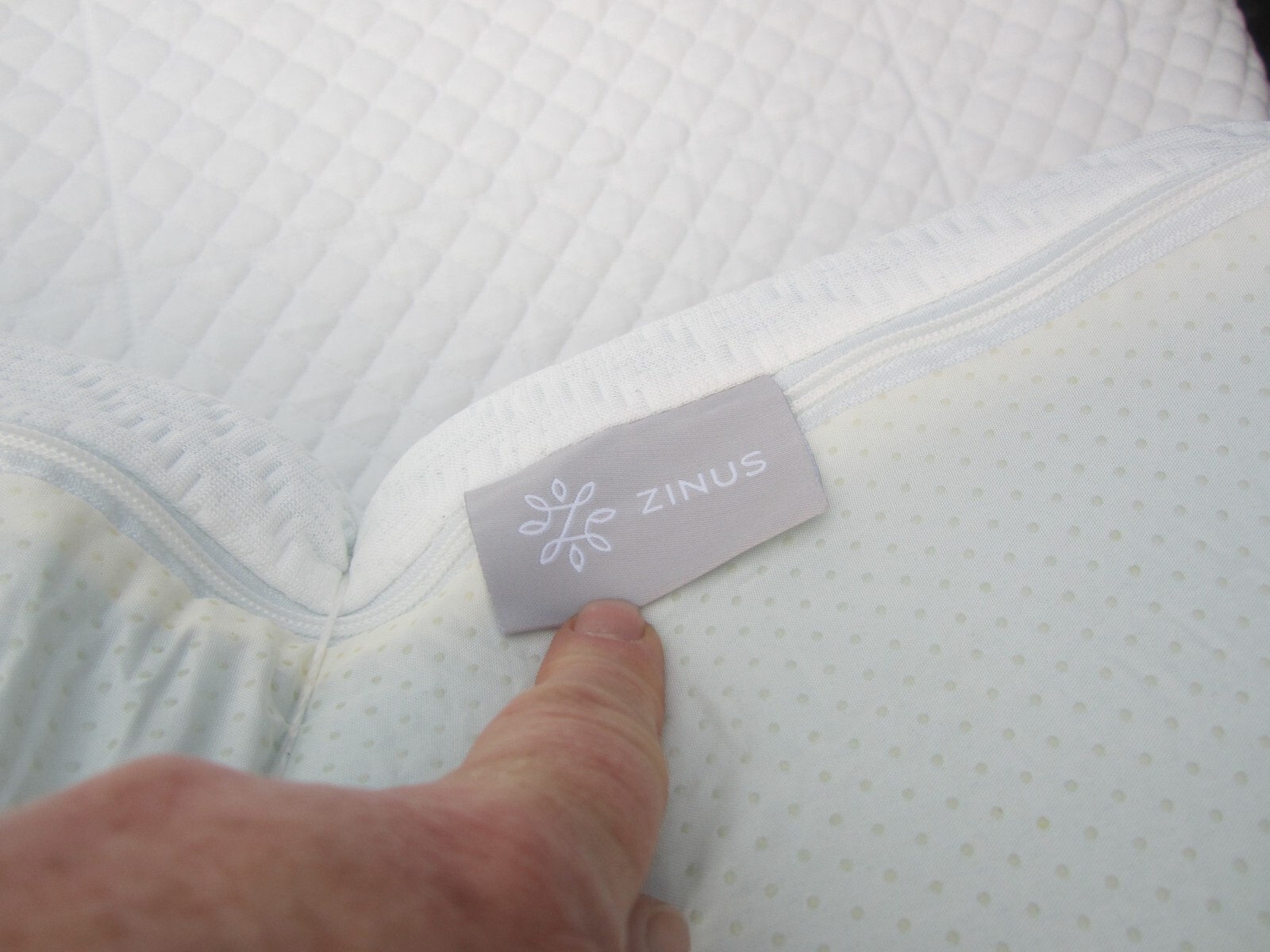 KING MATTRESS ZINUS, W/METAL & SLAT FRAME