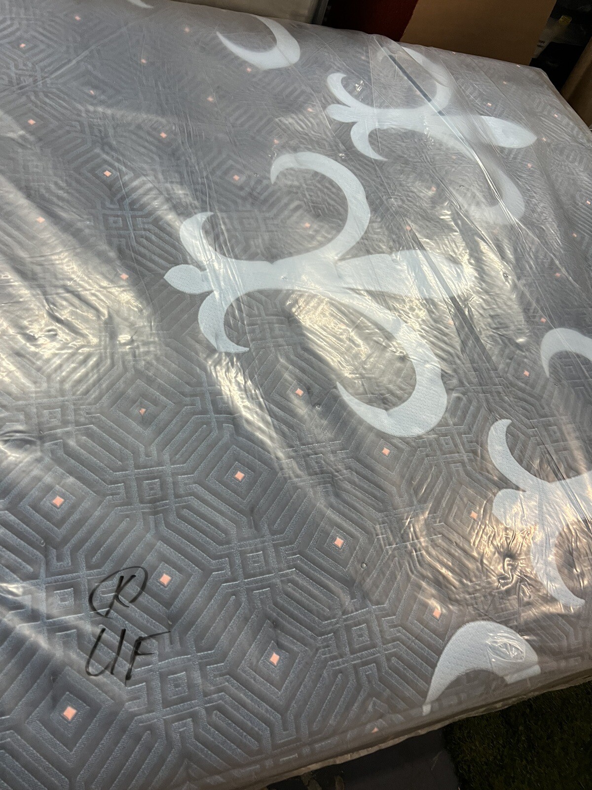 STEARNS & FOSTER LUX ESTATE QUEEN ULTRA FIRM 14.5″ MATTRESS NEW CLEARANCE