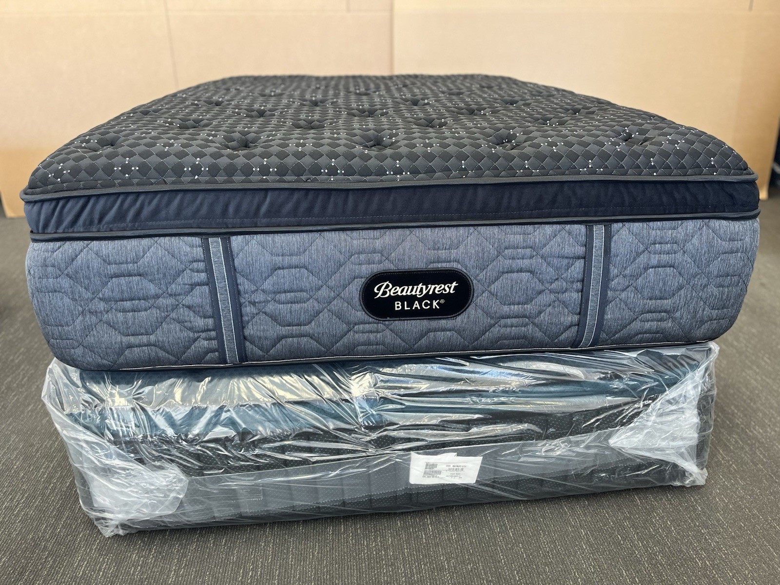 BEAUTYREST BLACK Series 3 PLUSH PILLOW-TOP Queen MATTRESS $5k Free Shipping