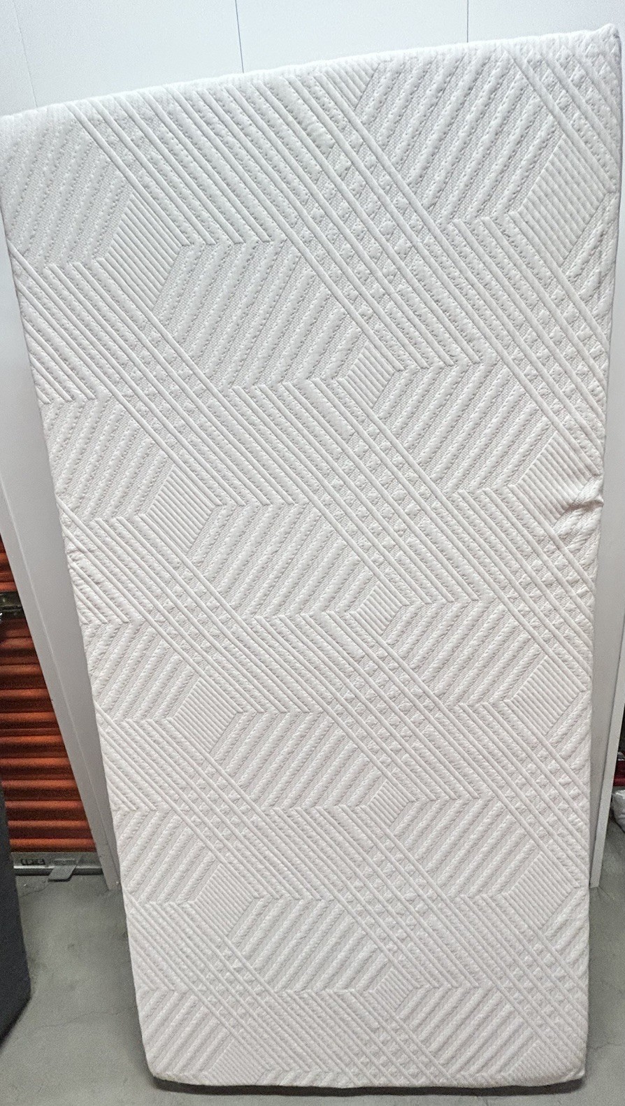 White Geometric Rectangle Mattress for Bedroom Adults