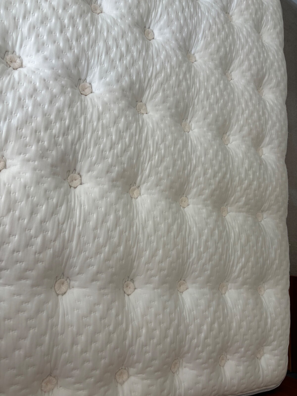 Gently used White Handmade California Design Queen Luxury Aireloom Mattress