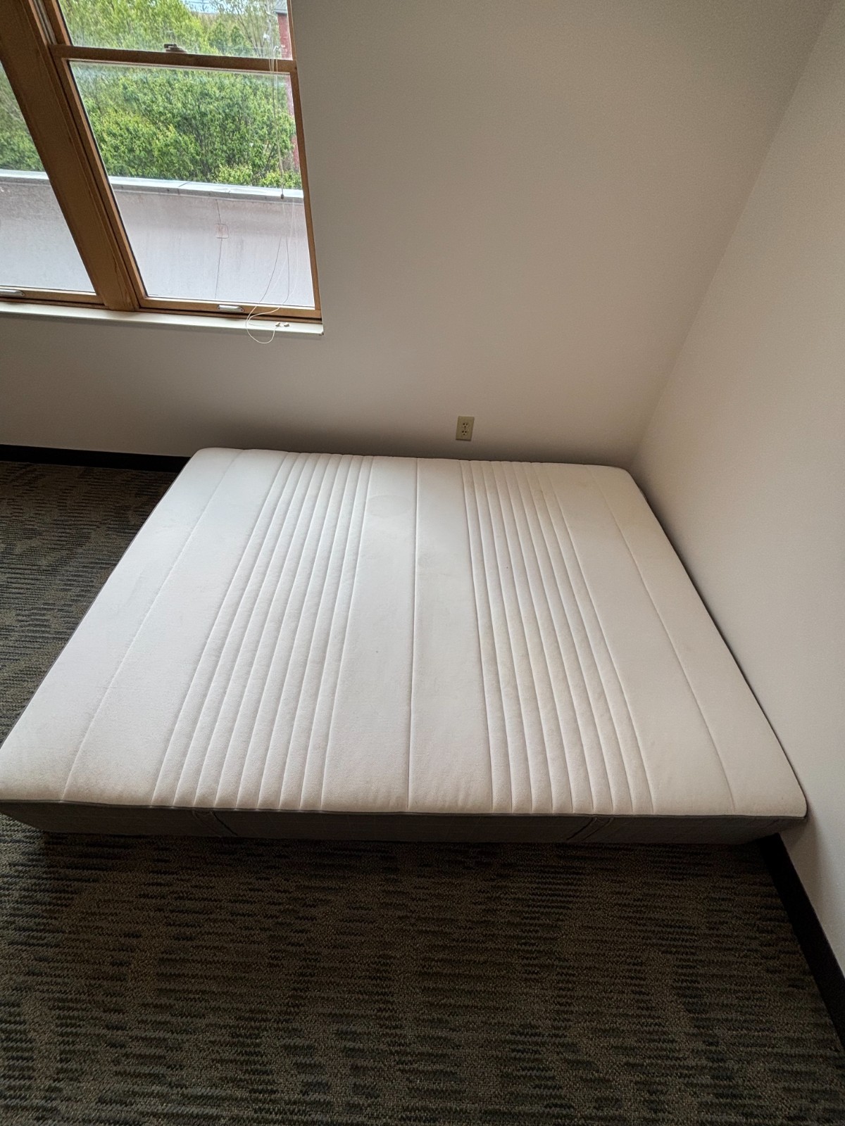 queen size bed mattress
