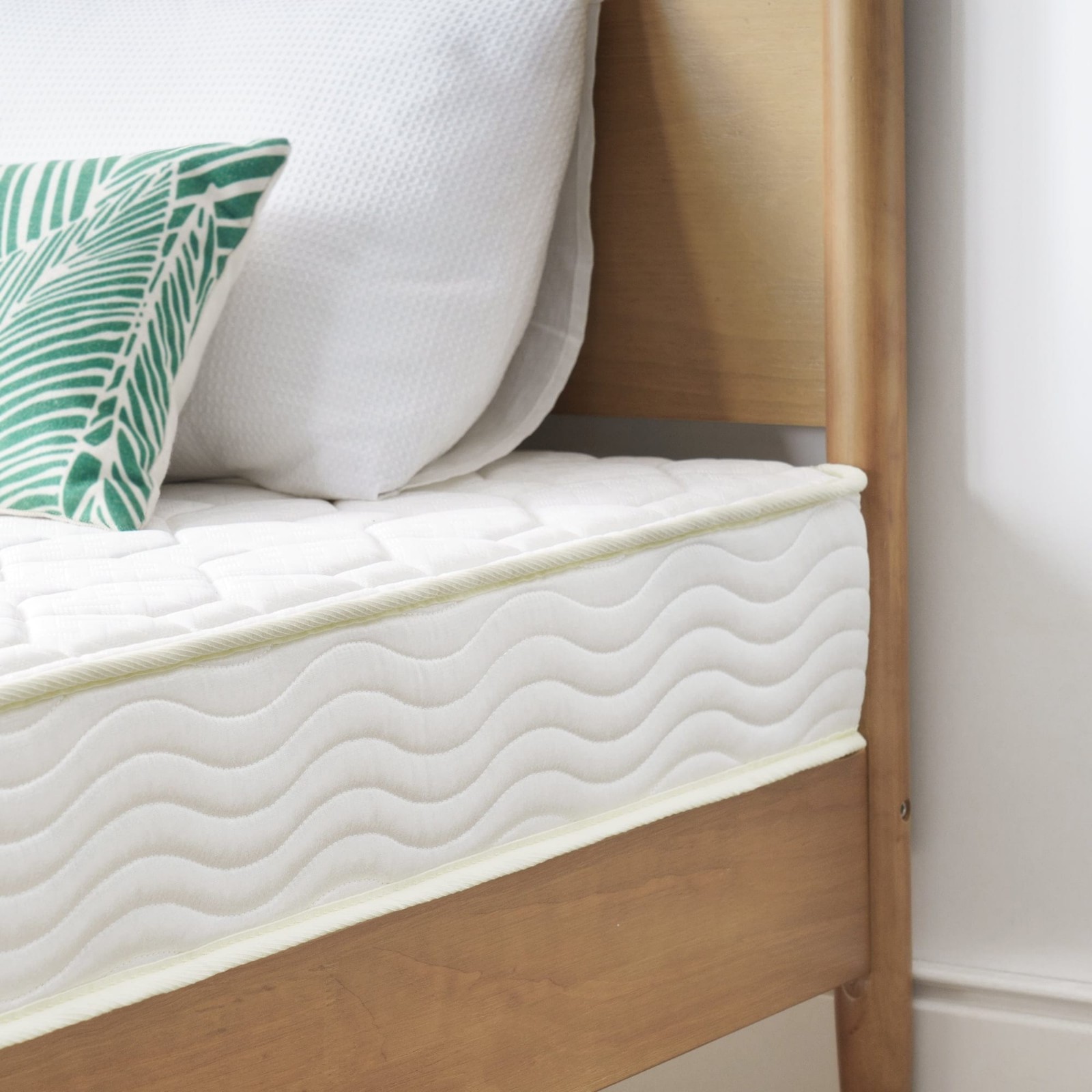Zinus 6 Full Size Bonnell Innerspring Mattress – Firm Tight Top Bed in a Box