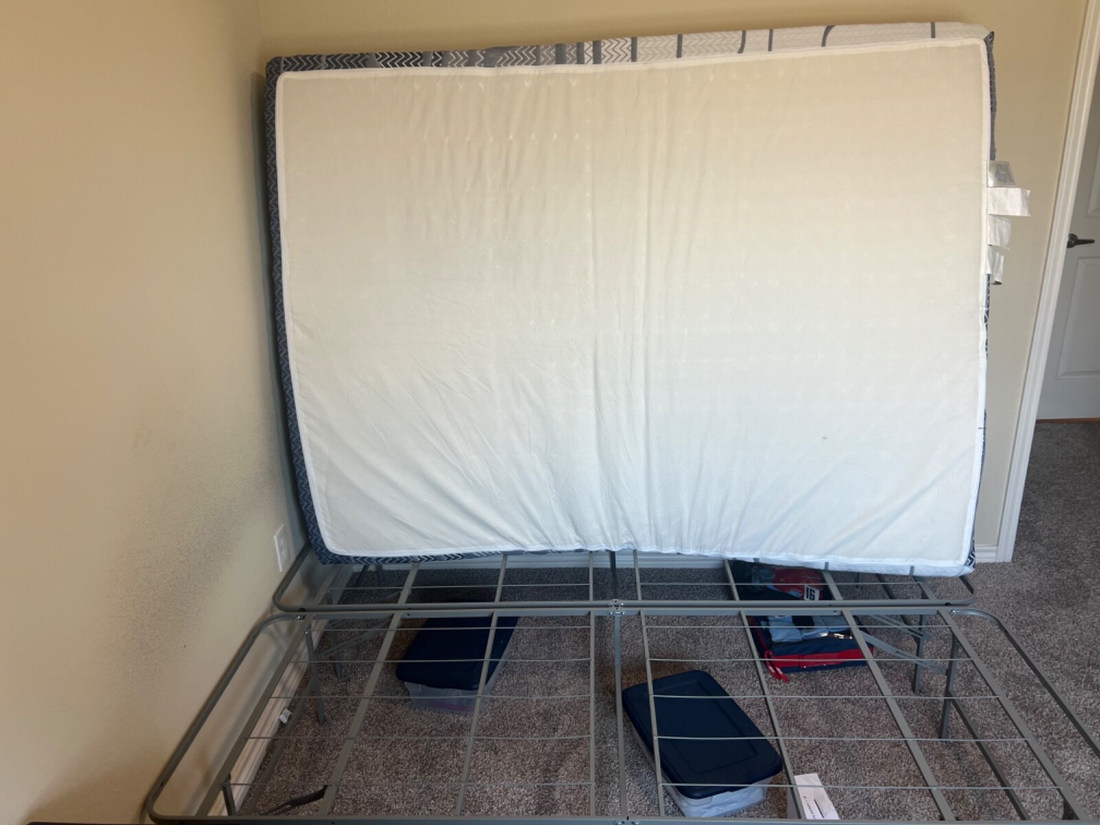 3in1 10inch Queen Gel Lux Hybird Mattress/Elevated Bed frame/Memory foam topper