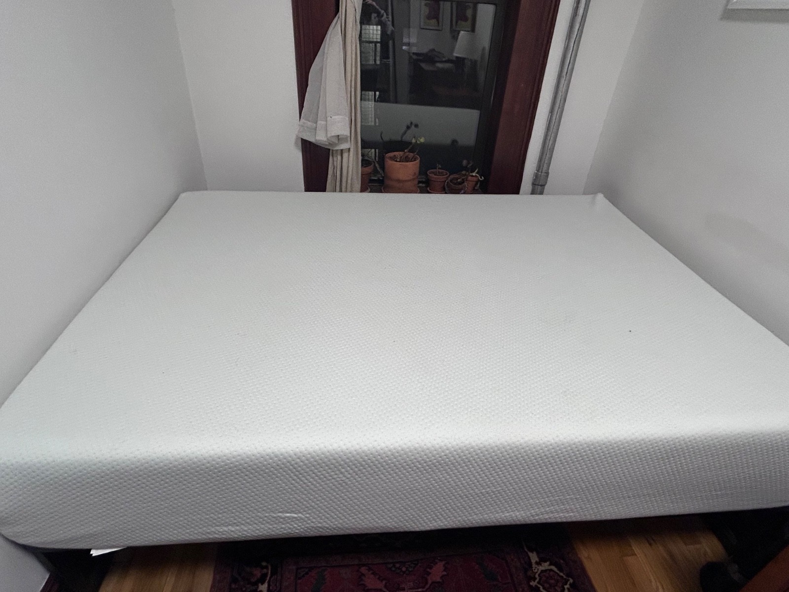 Zinus 10-Inch Memory Foam Green Tea Mattress – Queen Size