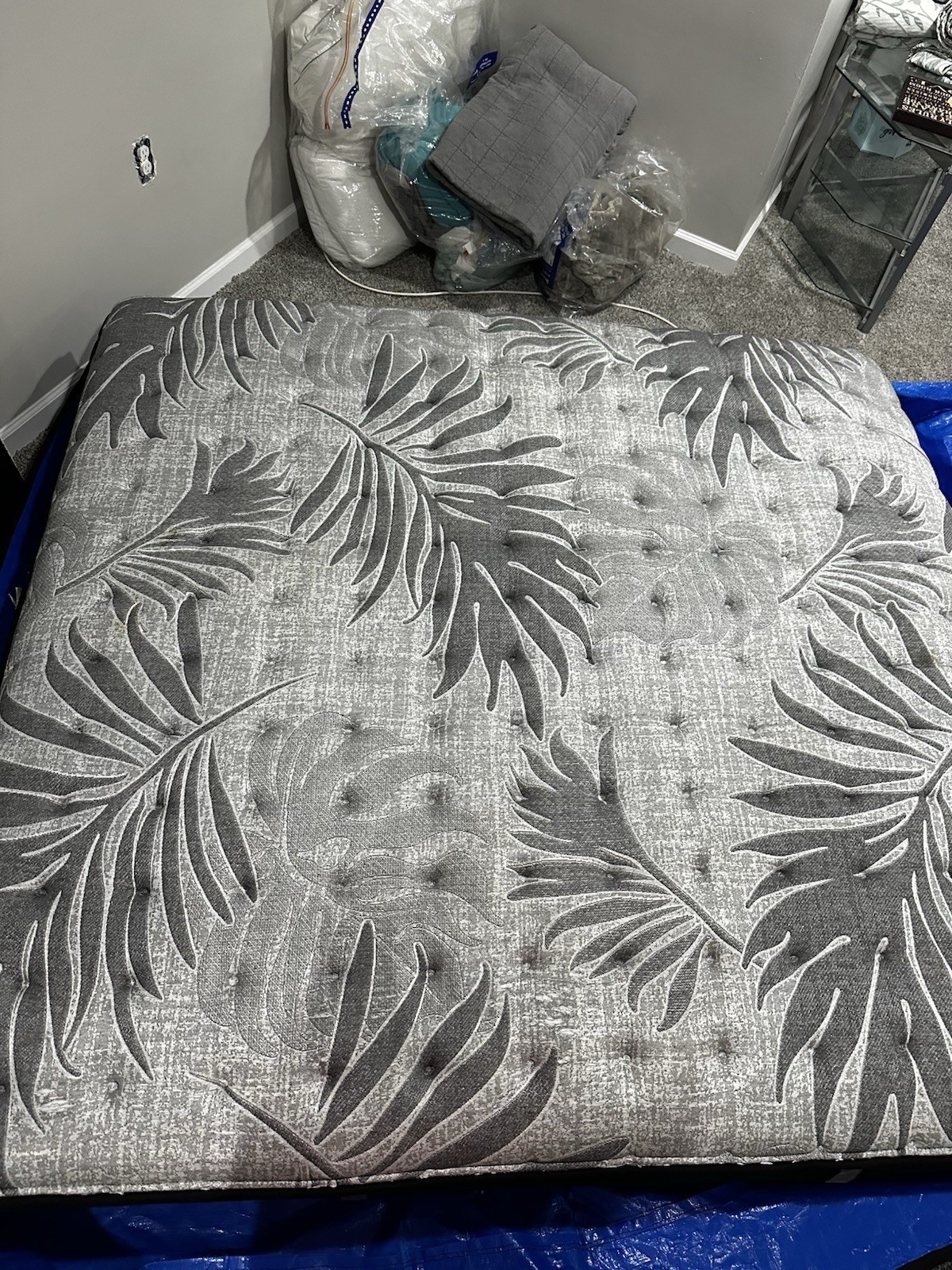 King Sealy Posturepedic Plus Hybrid Medium Firm Mattress