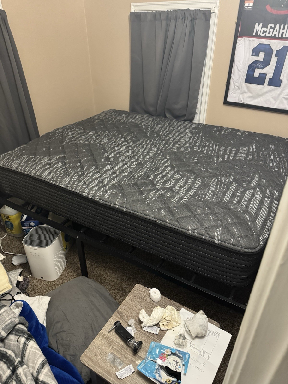 Raymour And Flanigan Queen, Size Bed, And Platform Bed Frame