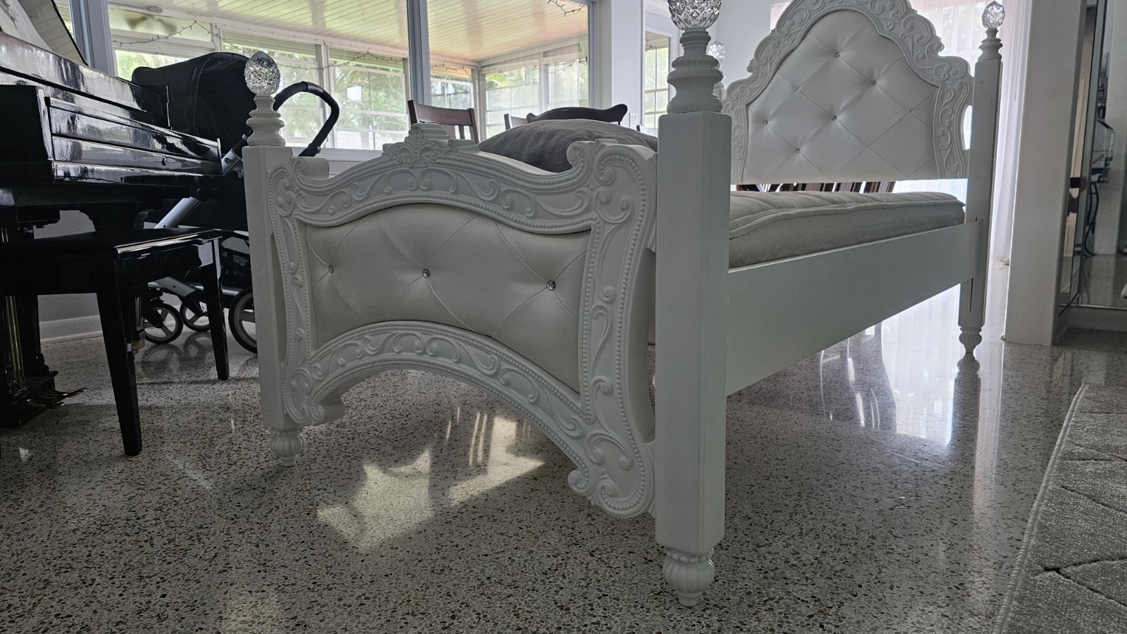 Signature Design by Ashley Exqusite white twin poster bed with twin mattress