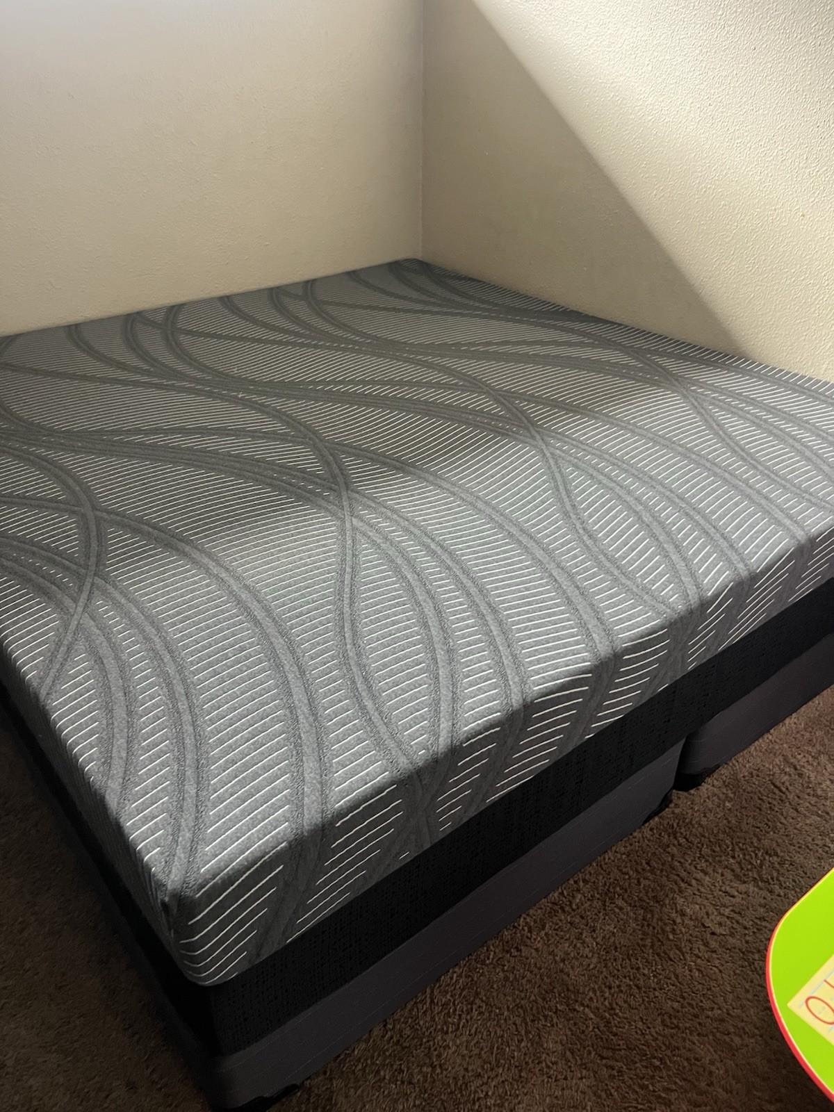 Gel Memory Foam California King 12”Mattress, Medium Soft, Gray Abstract Print