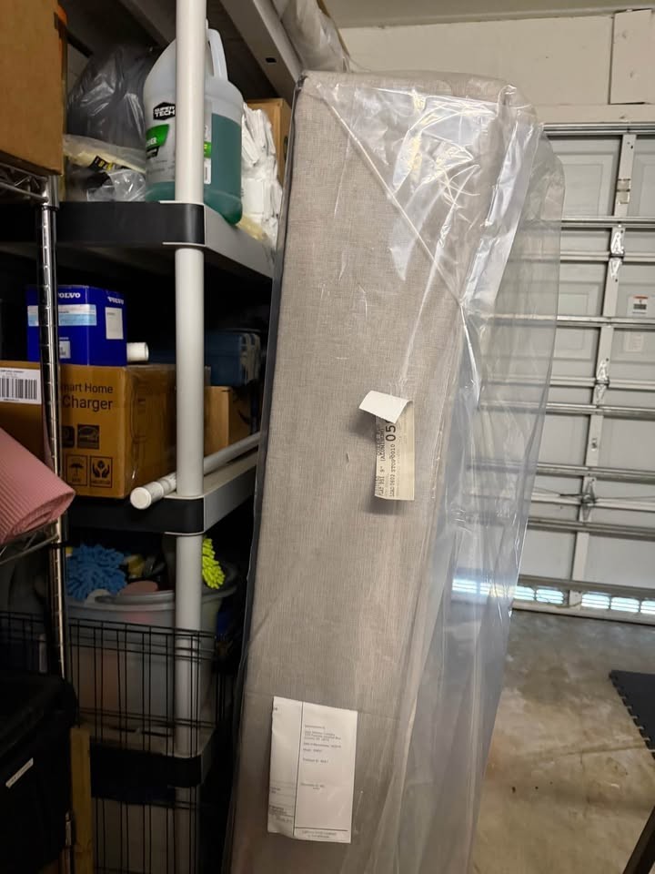 Queen TEMPUR-Flat Foundation / Box spring by TEMPUR-PEDIC – 9” high