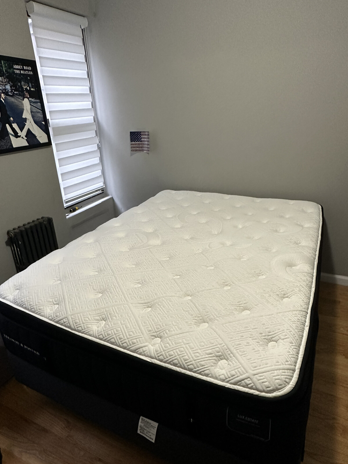 Stearns and Foster Lux Estate Cassatt Luxury Plush Pillow Top Queen + box spring