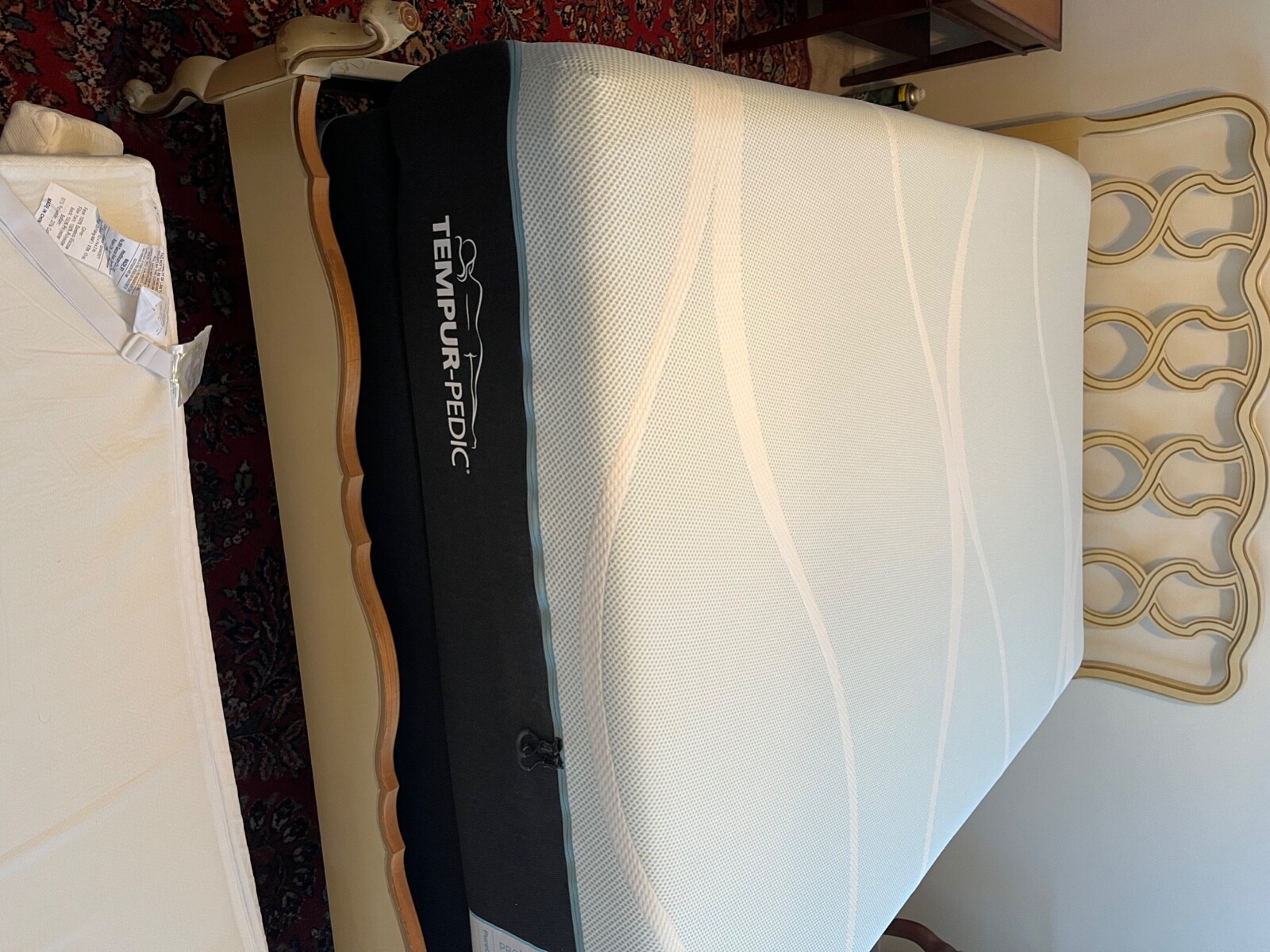 New Tempur-Pedic full size mattress set never been used