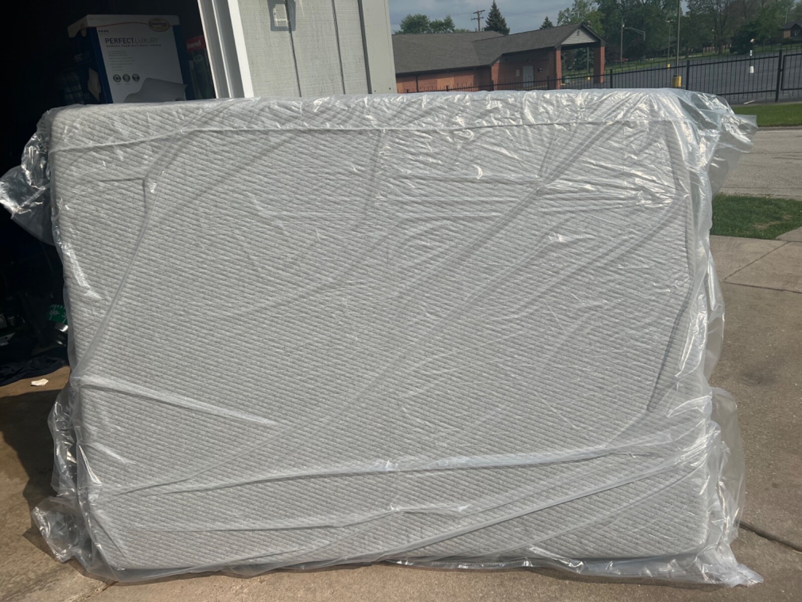 Casper Sleep Element Queen Size Mattress – Gray