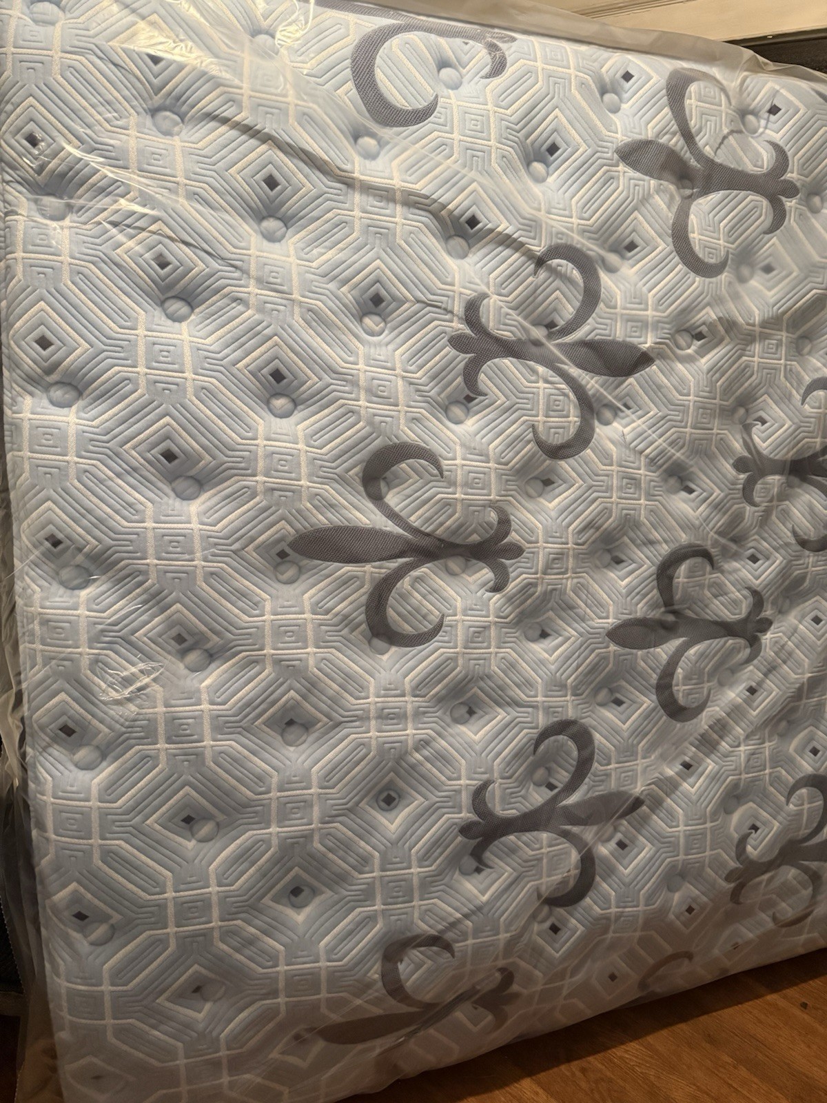 King Stearns & Foster 17″ Euro Pillow Top Soft Mattress