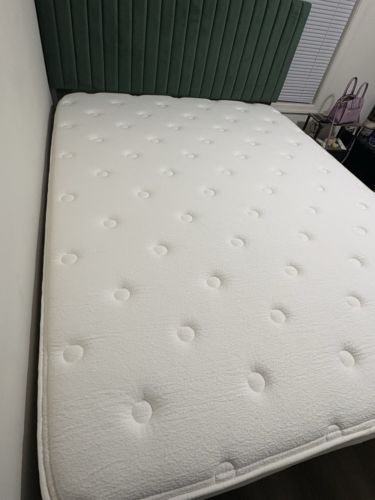 DCOOLAULTRA Queen Mattress White Quilted Rectangle for Bedroom 2025