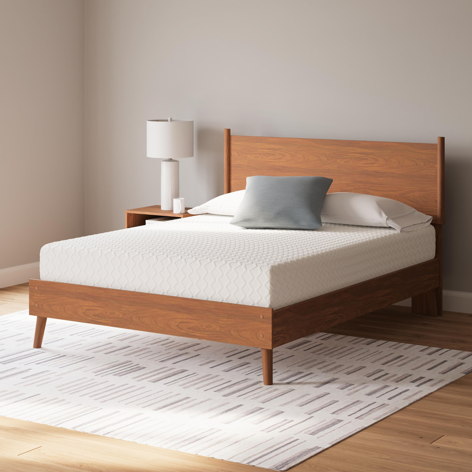 Signature Design by Ashley 10 Inch Chime Memory Foam Queen Mattress in a Box W