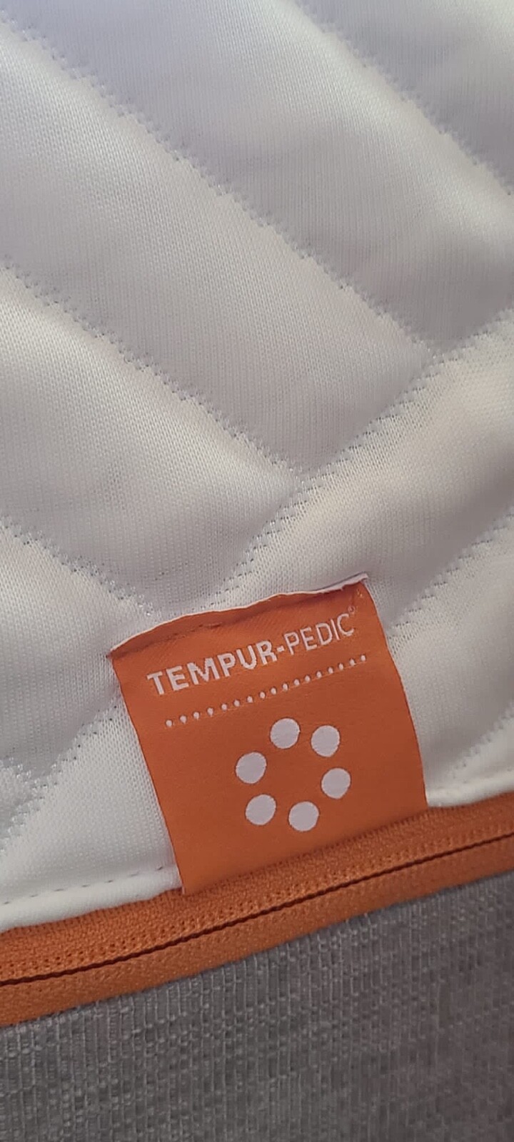 CALIFORNIA KING TEMPURPEDIC CONTOUR SUPREME (RETAIL $3,299)