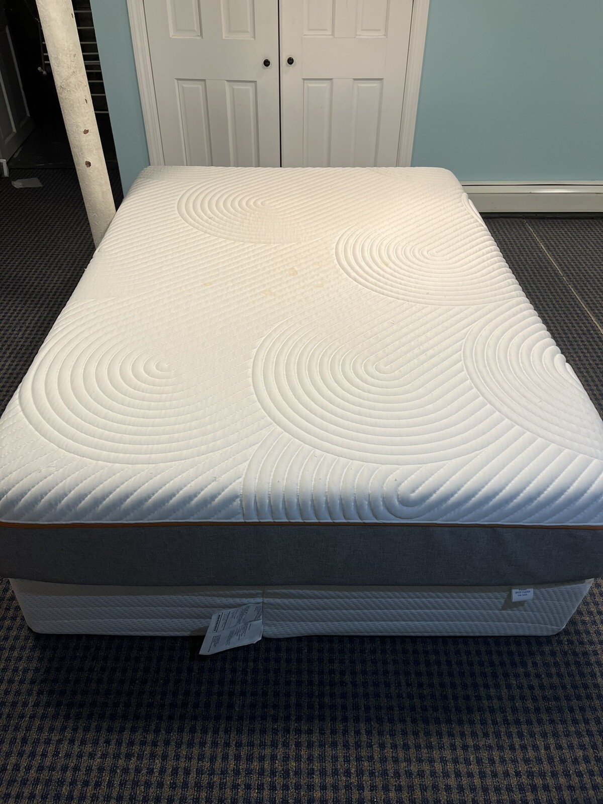 Tempur pedic Full Size Contour Supreme Box and mattress. 11 Inches.