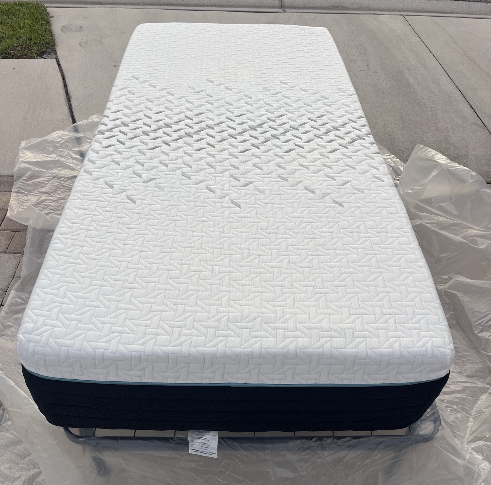 Nectar Twin Memory Foam Mattress Medium Firm Cooling Technology White/Black