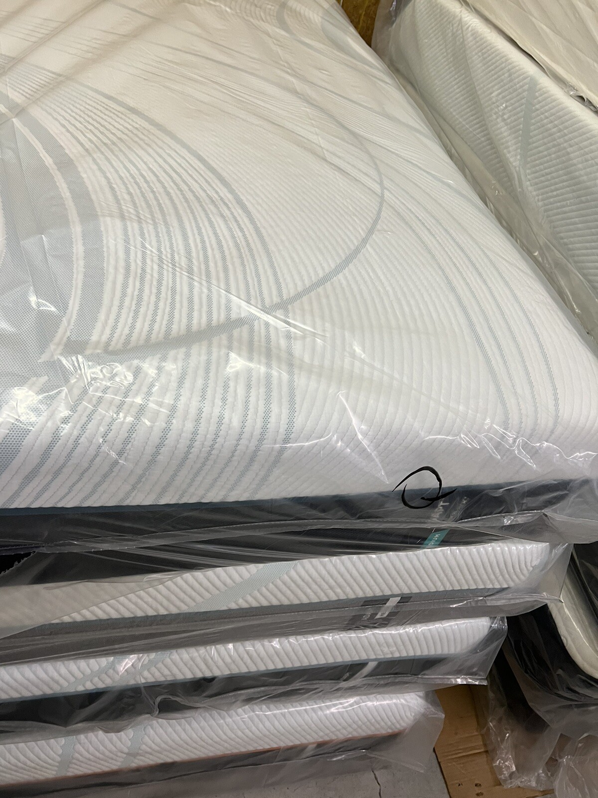 TempurPedic ADAPT HYBRID MEDIUM FULL 2.0 MATTRESS NEW FAST SHIPPING CLEARANCE