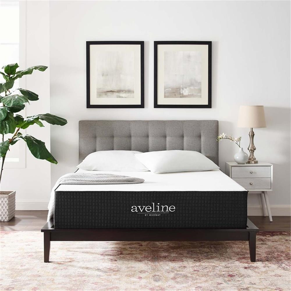 Pemberly Row 12″ Modern Style Memory Foam Queen Mattress in White